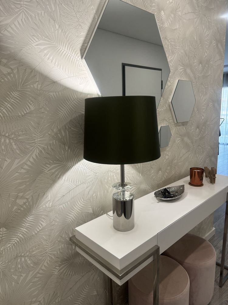 Candeeiro de mesa em tecido e inox cromado