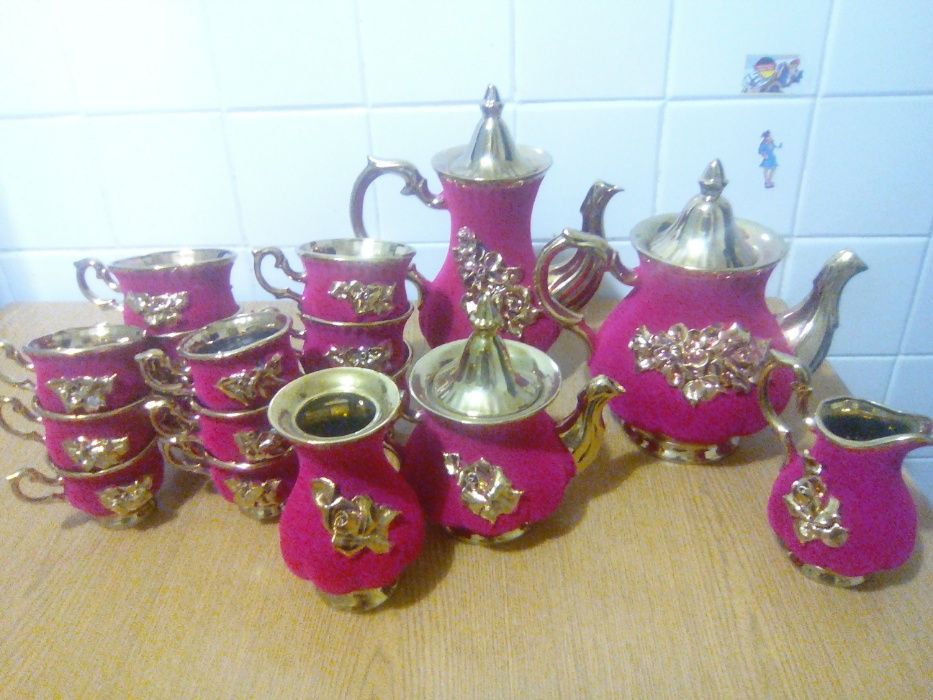 Сервиз новый,для чайной и кофейной церемонии,16 предметов.
