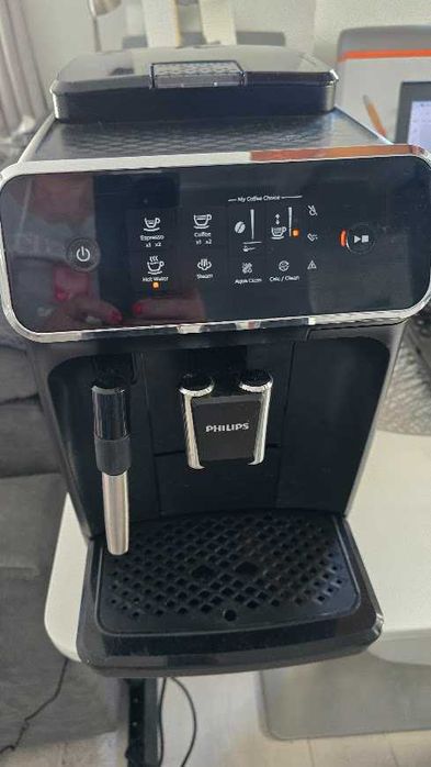 EKSPRES Do Kawy Ciśnieniowy PHILIPS 1500w EP2220/10 Spieniacz LATTE