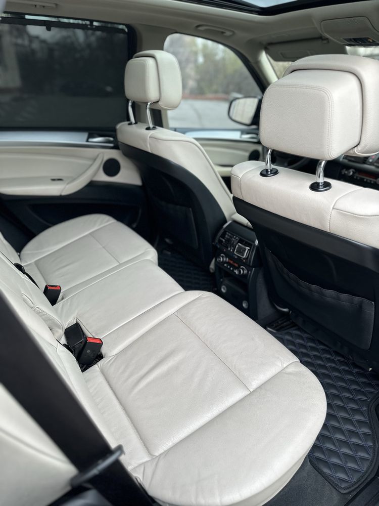 BMW X5 E70 2011 3.0 Бензин