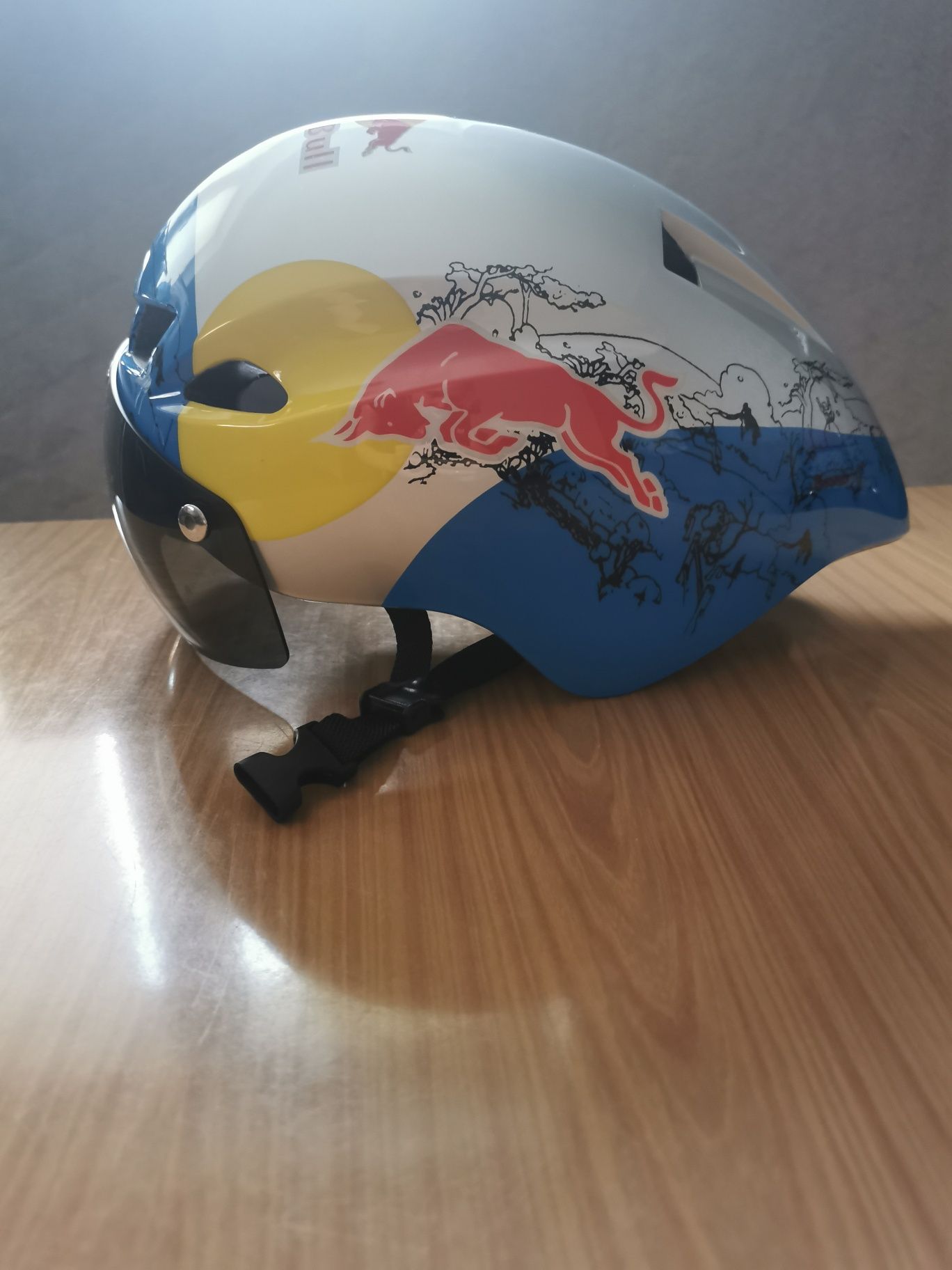 Kask Triathlon RedBull