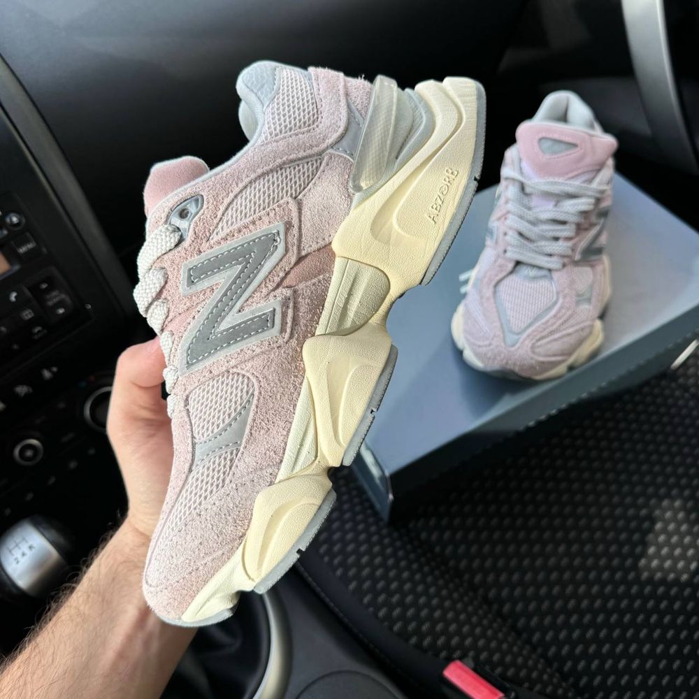 Жіночі кросівки нюбеланс рожеві New Balance 9060 pink замша 36-41