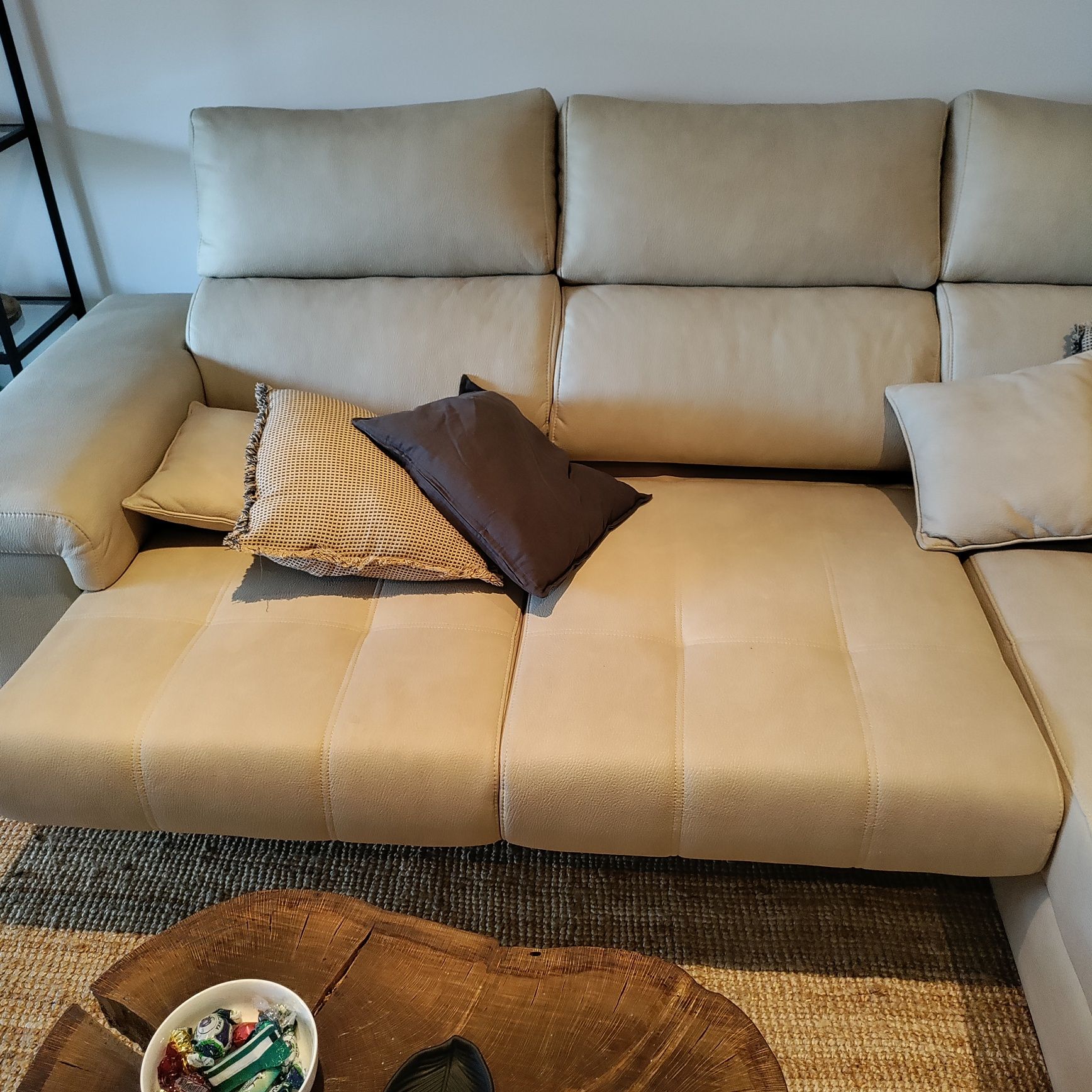 Sofá chaise longue camel