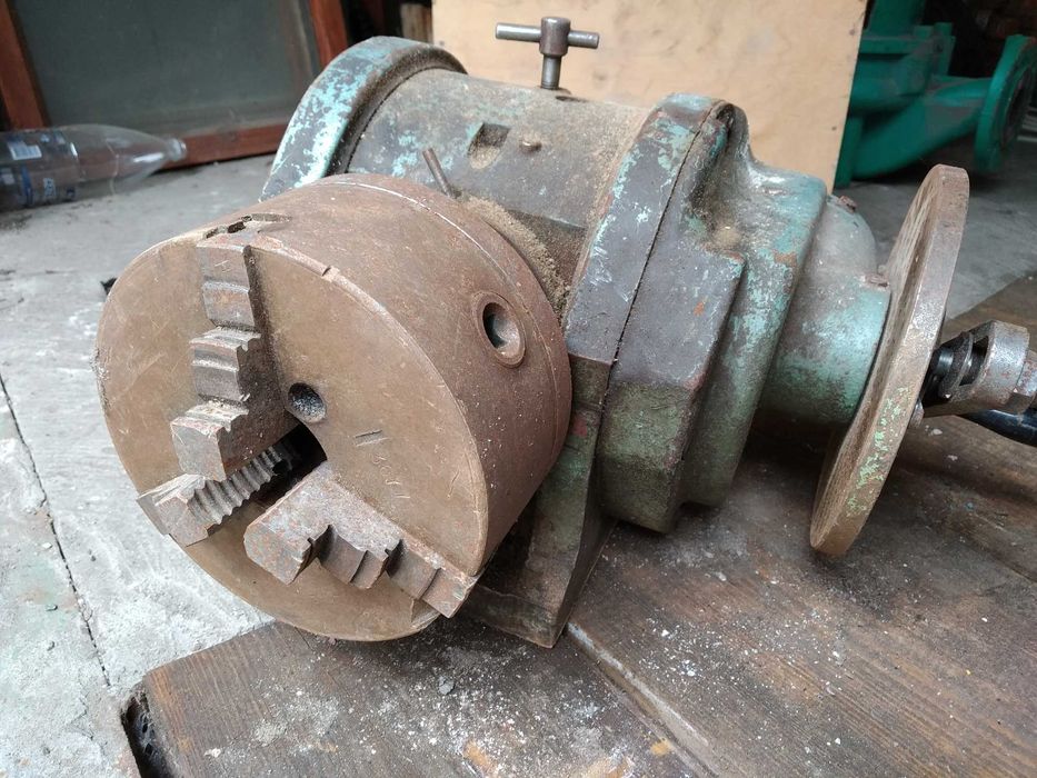 Універсальна ділильна головка УДГ-Д-250