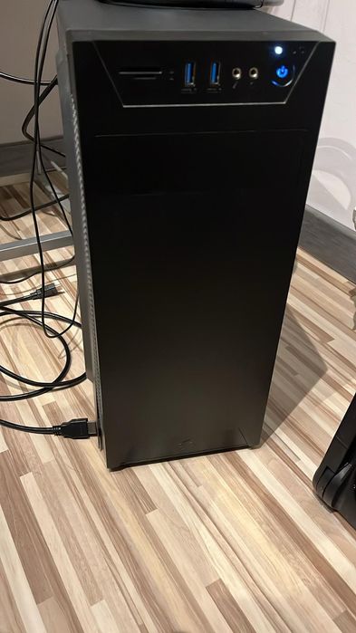 Komputer stacjonarny czarna skrzynka