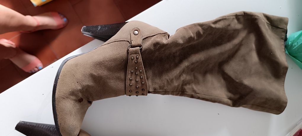 Botas verde seco tamanho 35 Marca Tapadas