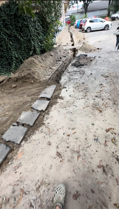 Копання землі траншей ровів  різноробочі послуги