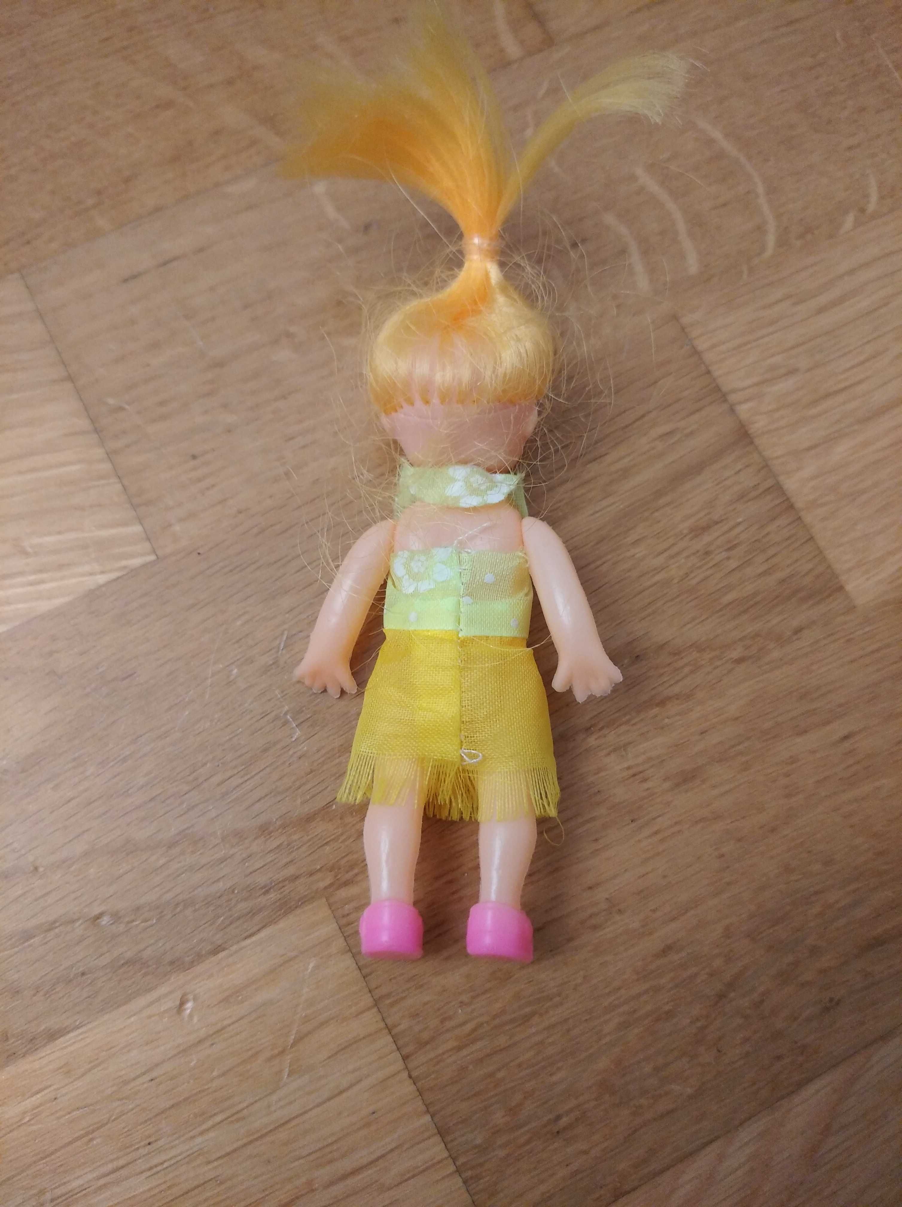 Lalka 11 cm żółta sukienka mini laleczka