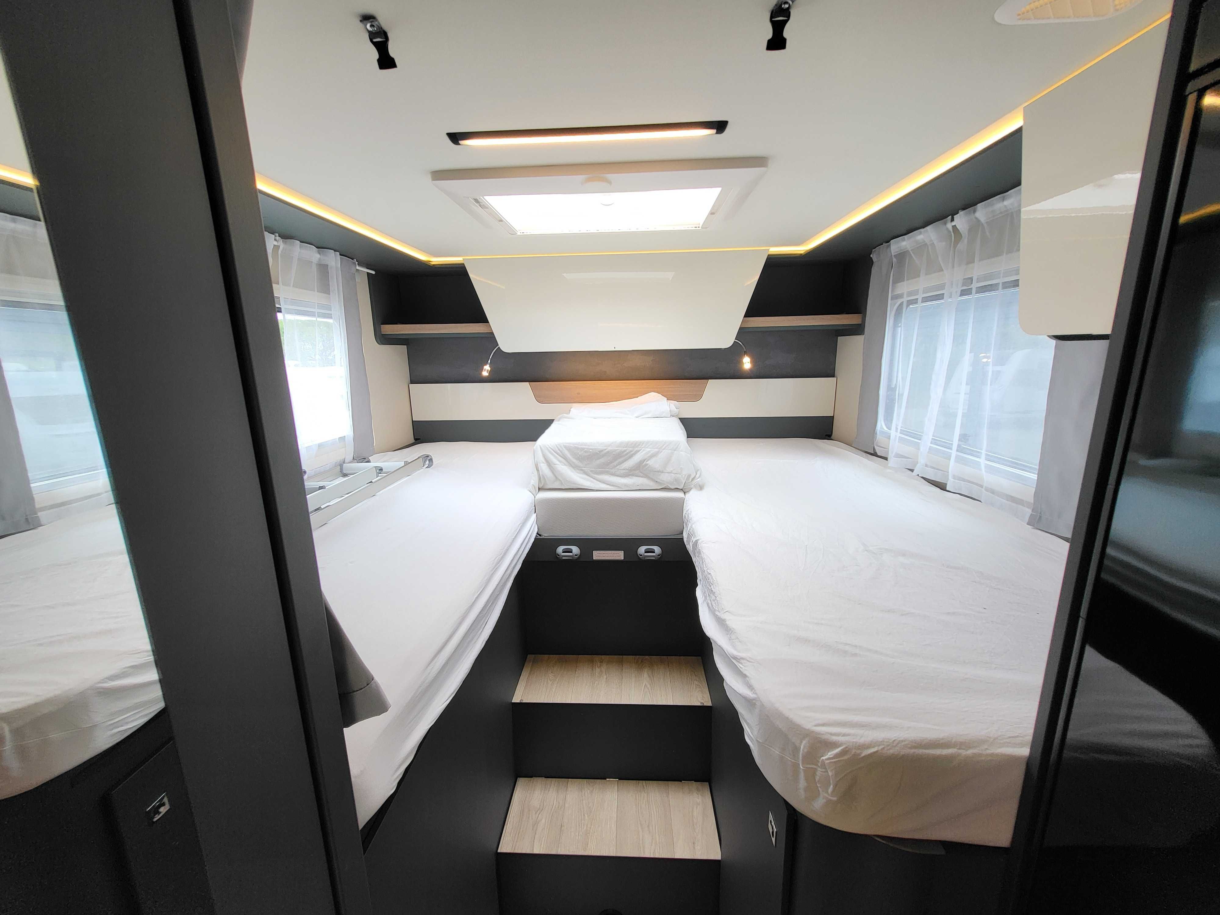 Kamper Premium półintegra 2025 Laika Kosmo L319 4-os Automat Gliwice