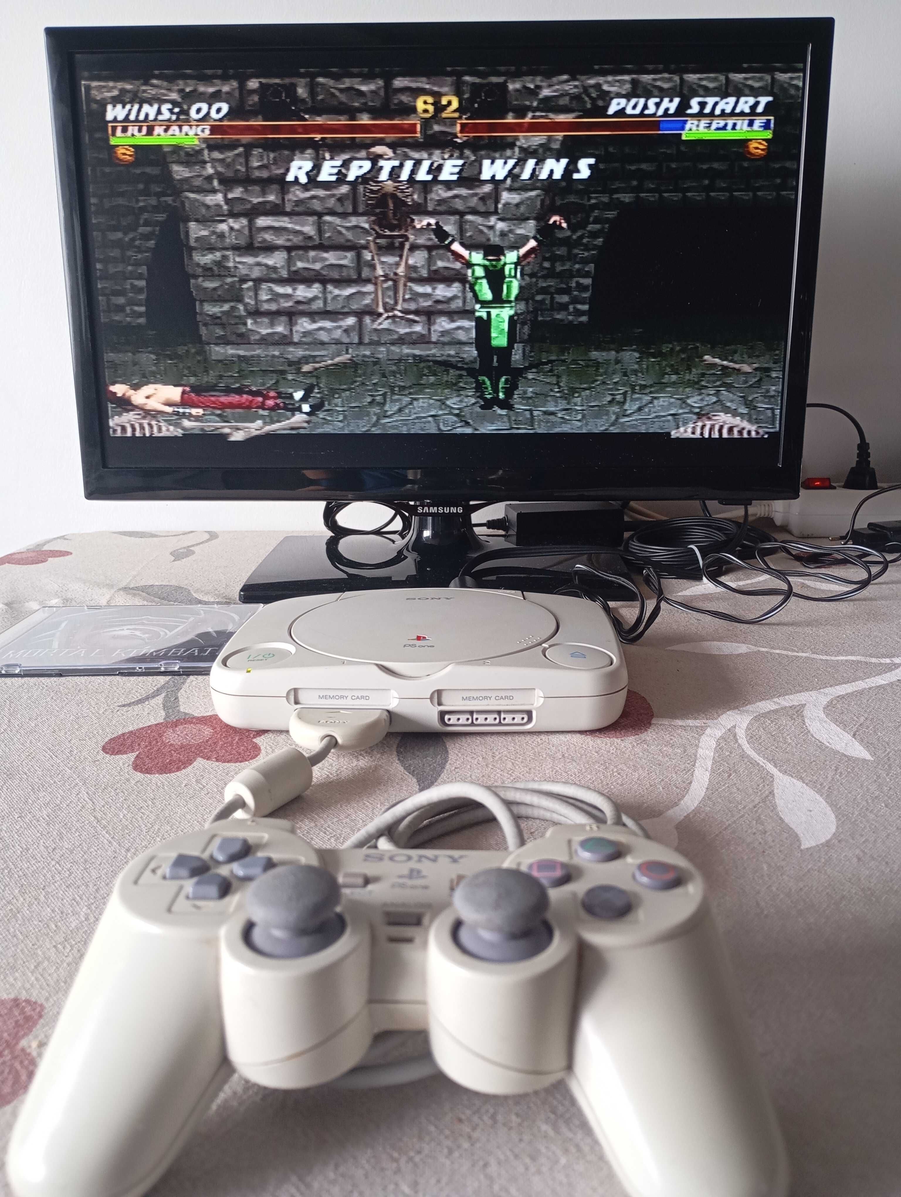Ps One com mortal kombat