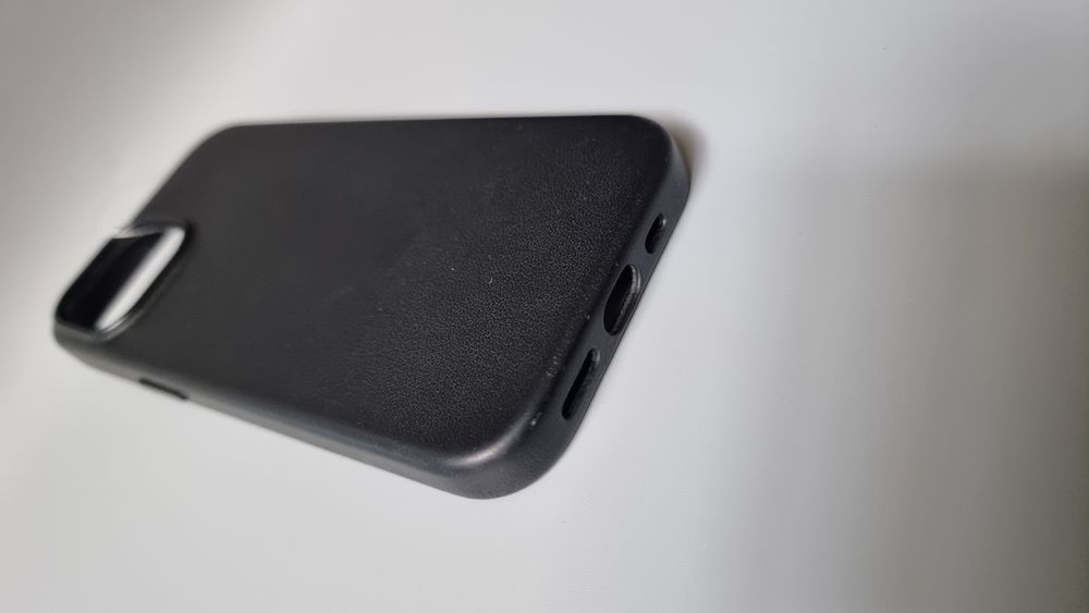 ETUI Plecki SHIELDON Slim do iPhone 15. 6,1

6,1
