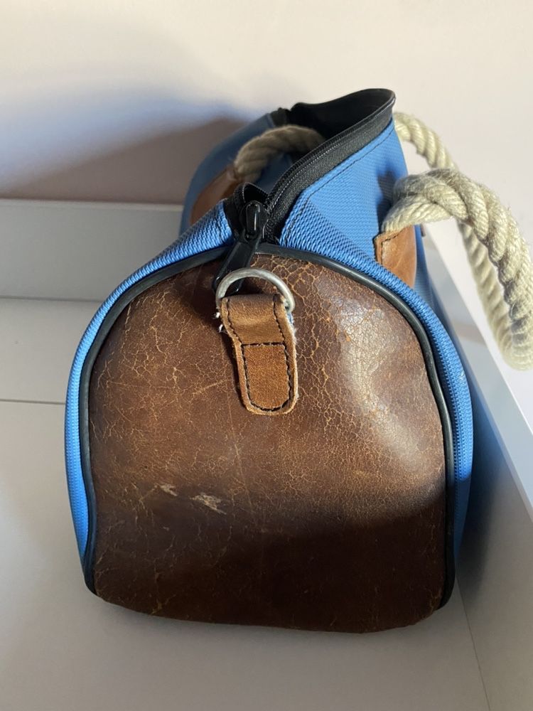 Torba podrozna lub sportowa w stanie idealnym