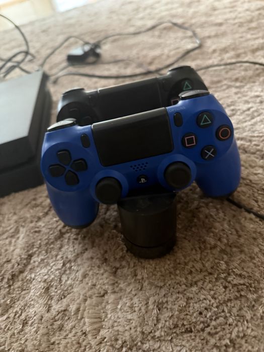 продам play station 4 в дуже хорошому стані