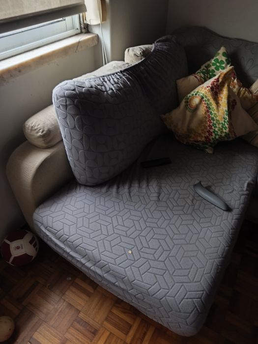 Sofá cama com chaise long