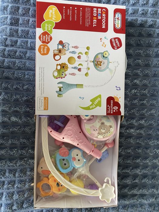 Іграшка на дитяче ліжечко