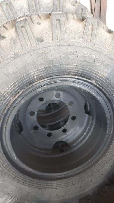 Продам резину на ЗИЛ новую