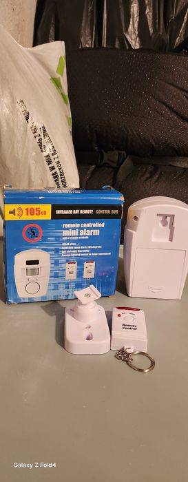 Mini Alarm 105 Decybeli na pilota z czujnikiem ruchu