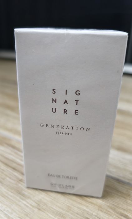 Woda toaletowa Signature Generation dla niej