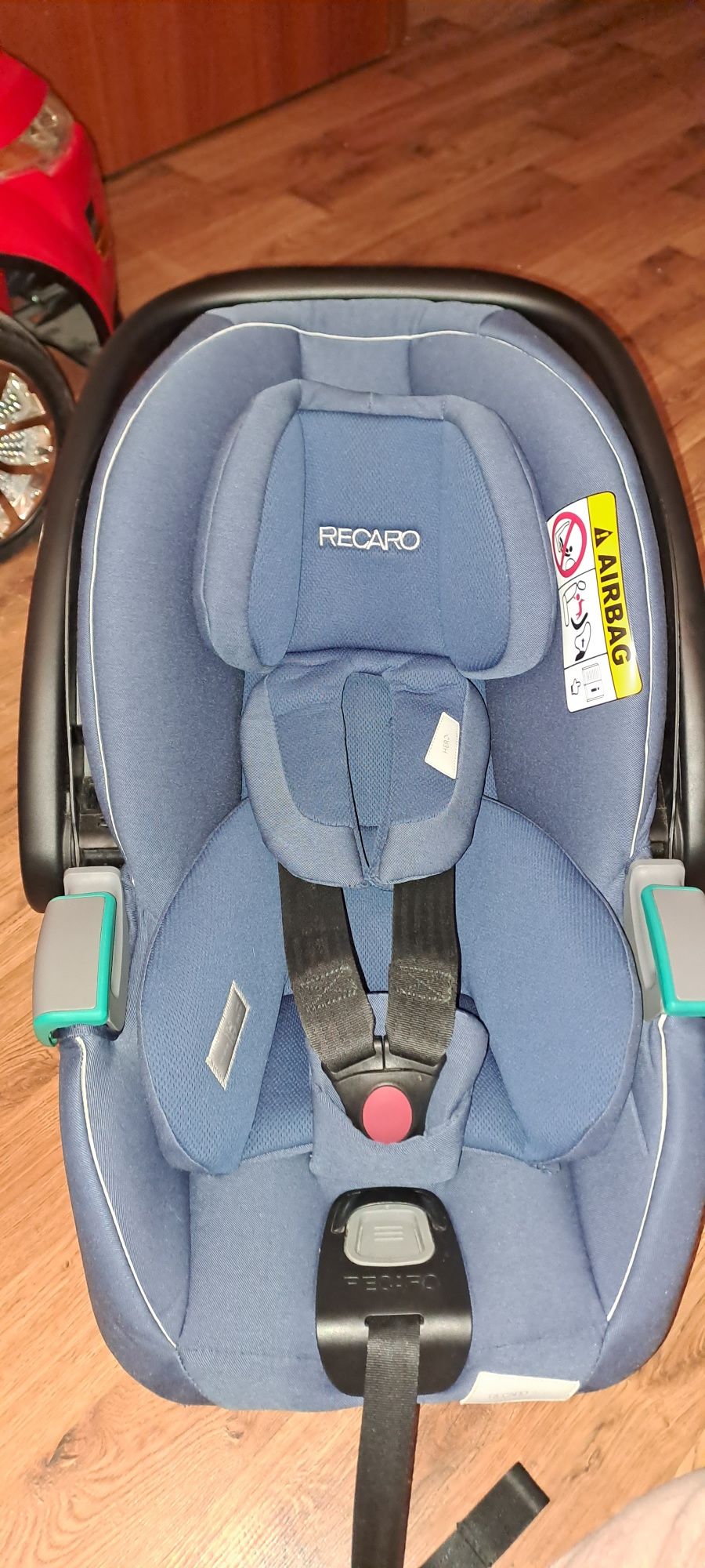 Дитяче автокрісло Recaro Avan