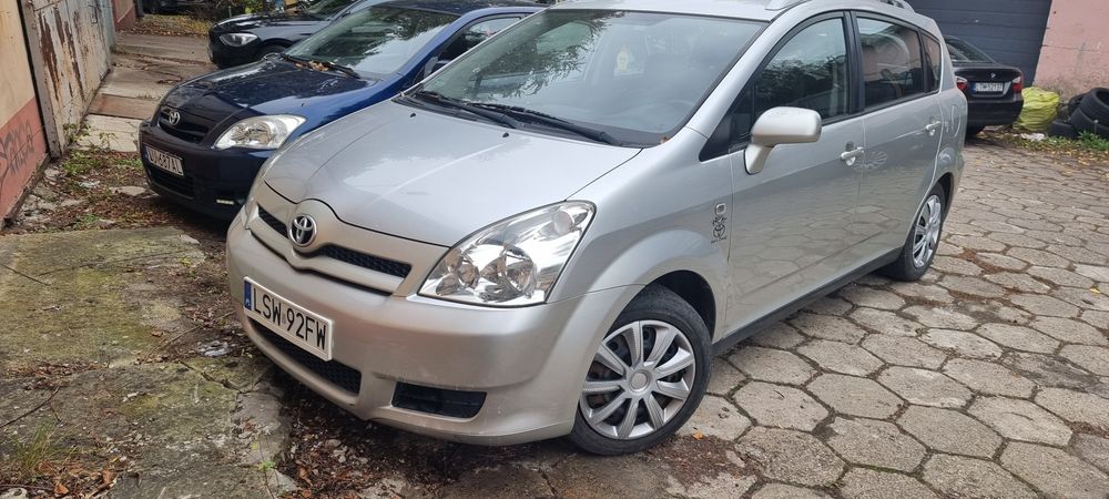 Toyota Corolla Verso  2.0D4D, 1C0  zderzak lampa maska blotnik klapa d