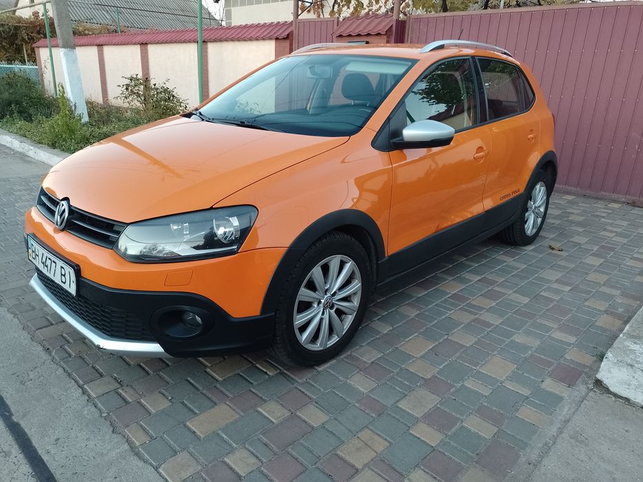 Продам Фольксваген крос поло в хорошем состоянии