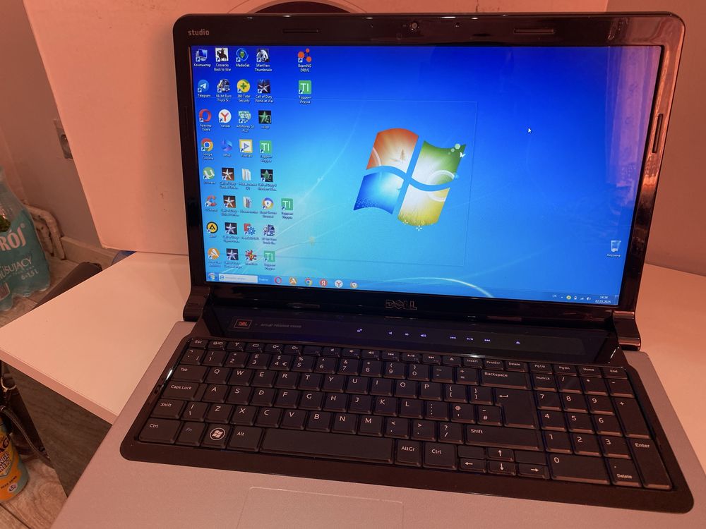 Laptop DEII Studio 1749