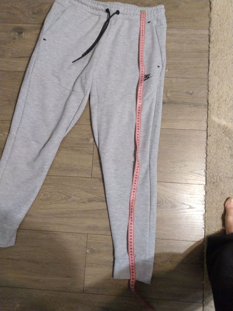 Чоловічі спортивні штани Nike