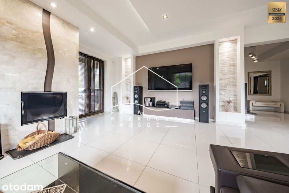 Nowoczesny dom z basenem, sauną i altaną