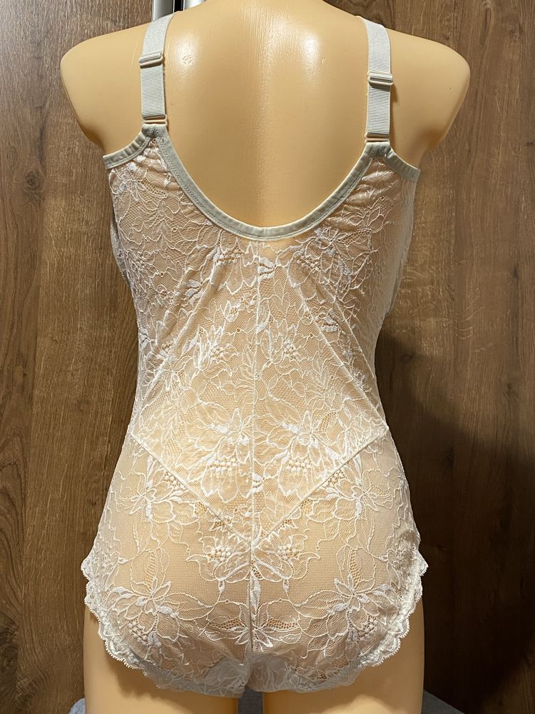 Koronkowe body Triumph Amourette Charm BS, 85G-cielisty-nowy