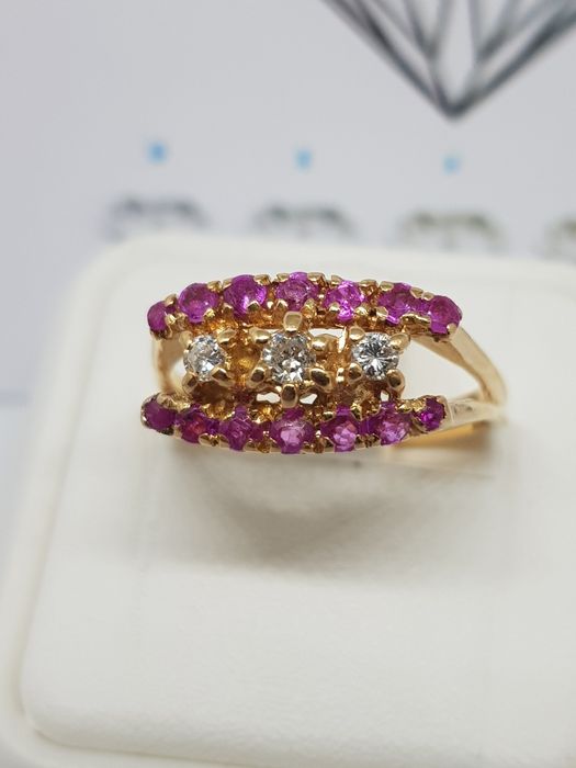 Złoty pierścionek z brylantami i rubinami złoto 585 Rozmiar 14