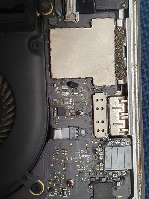 Материнська плата apple macbook pro a1398 2015