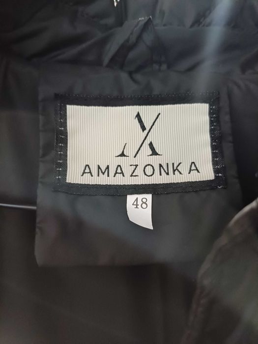 Демісезонна жіноча стьобана чорна куртка