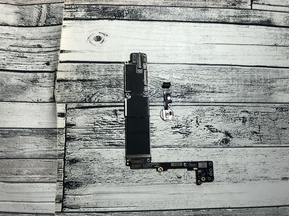 Плата iPhone 8 Plus 256 Gb neverlock