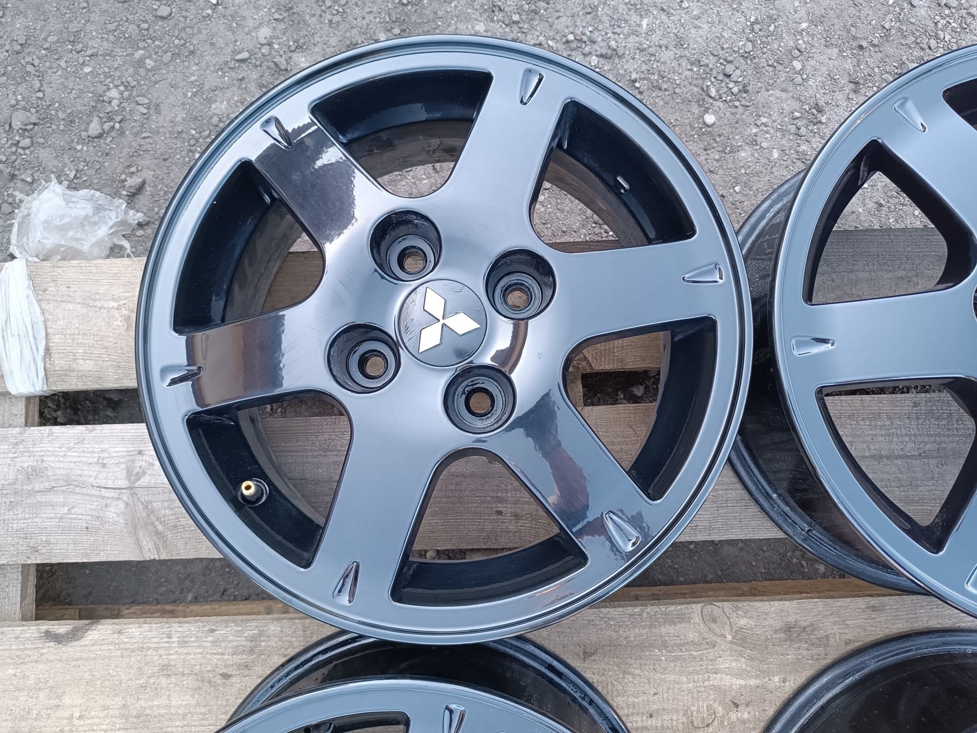 Alufelgi 15 Mitsubishi Lancer Colt Space Star Galant Carisma 4x114,3