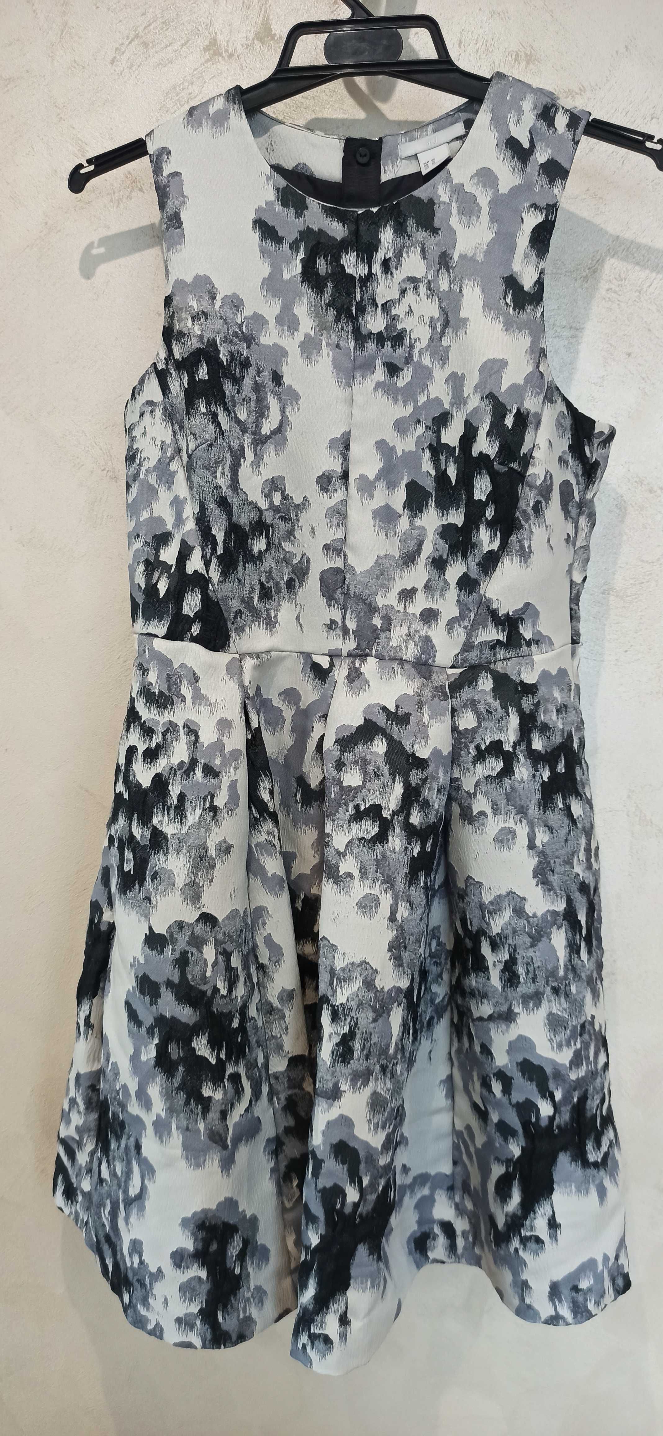 Sukienka H&M r. 40 rozkloszowana