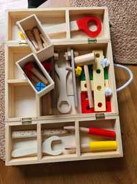 Drewniana skrzynka z narzędziami dla dzieci