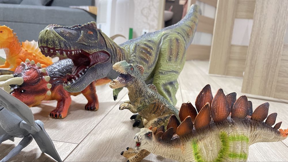 Динозаври/одним лотом