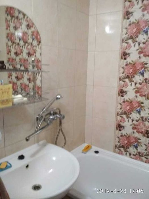 Житомир сдам КОМНАТУ двум девочкам-студенткам (одна уже есть)