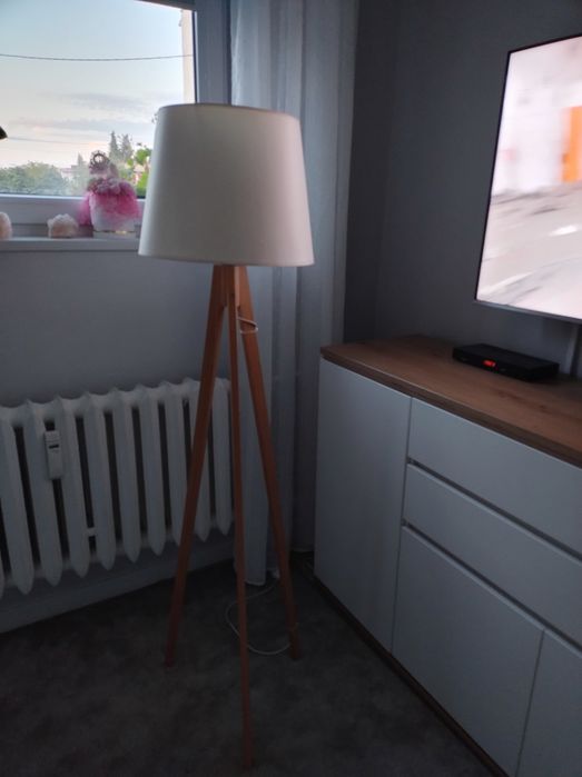 Stylowa lampa stojąca nocna do salonu pokoju