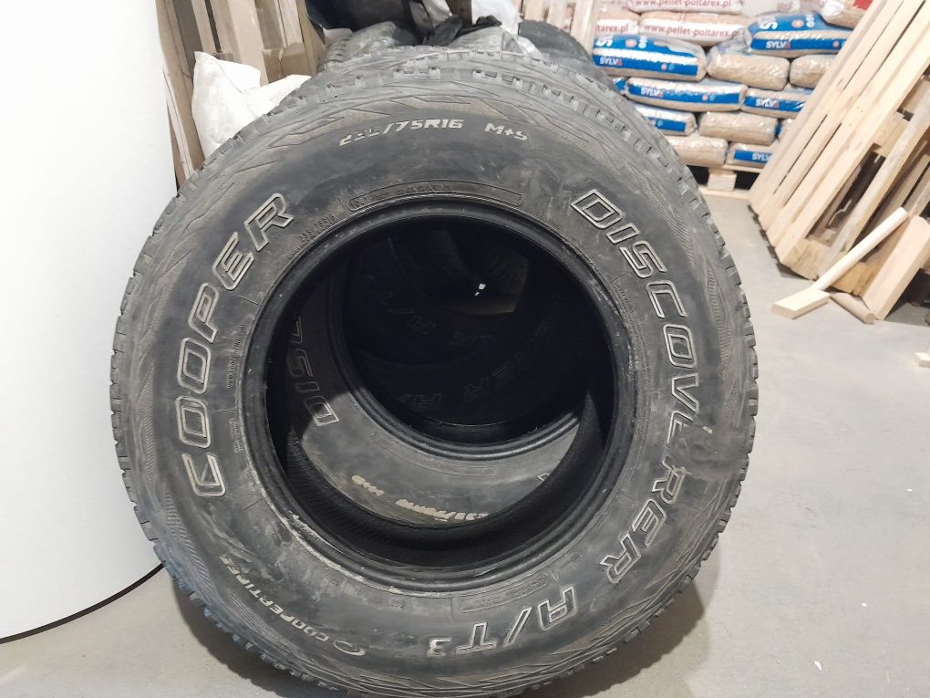 Opony A/T 235/75 R16