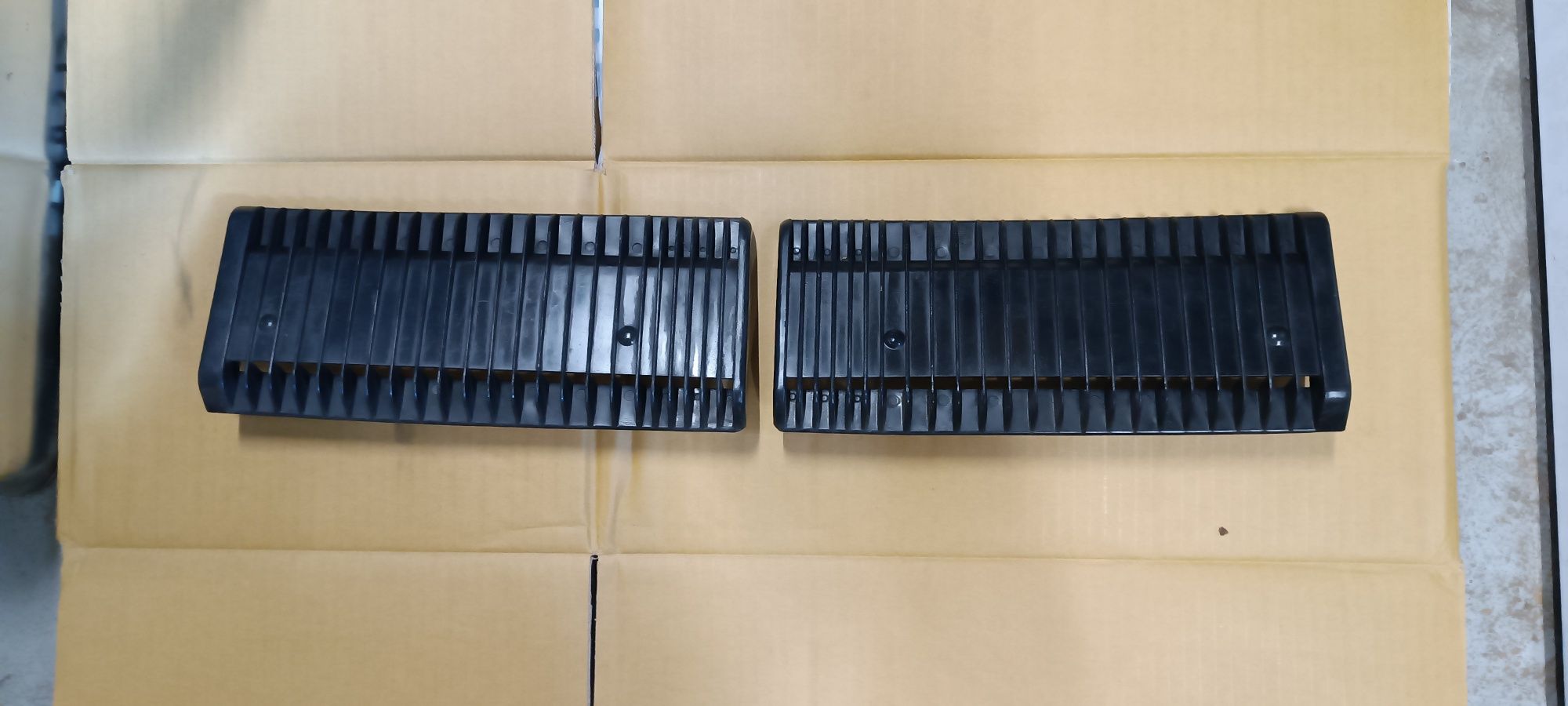 Fiat 126p osłony klapy tylnej żebrowane tylko u mnie w ofercie