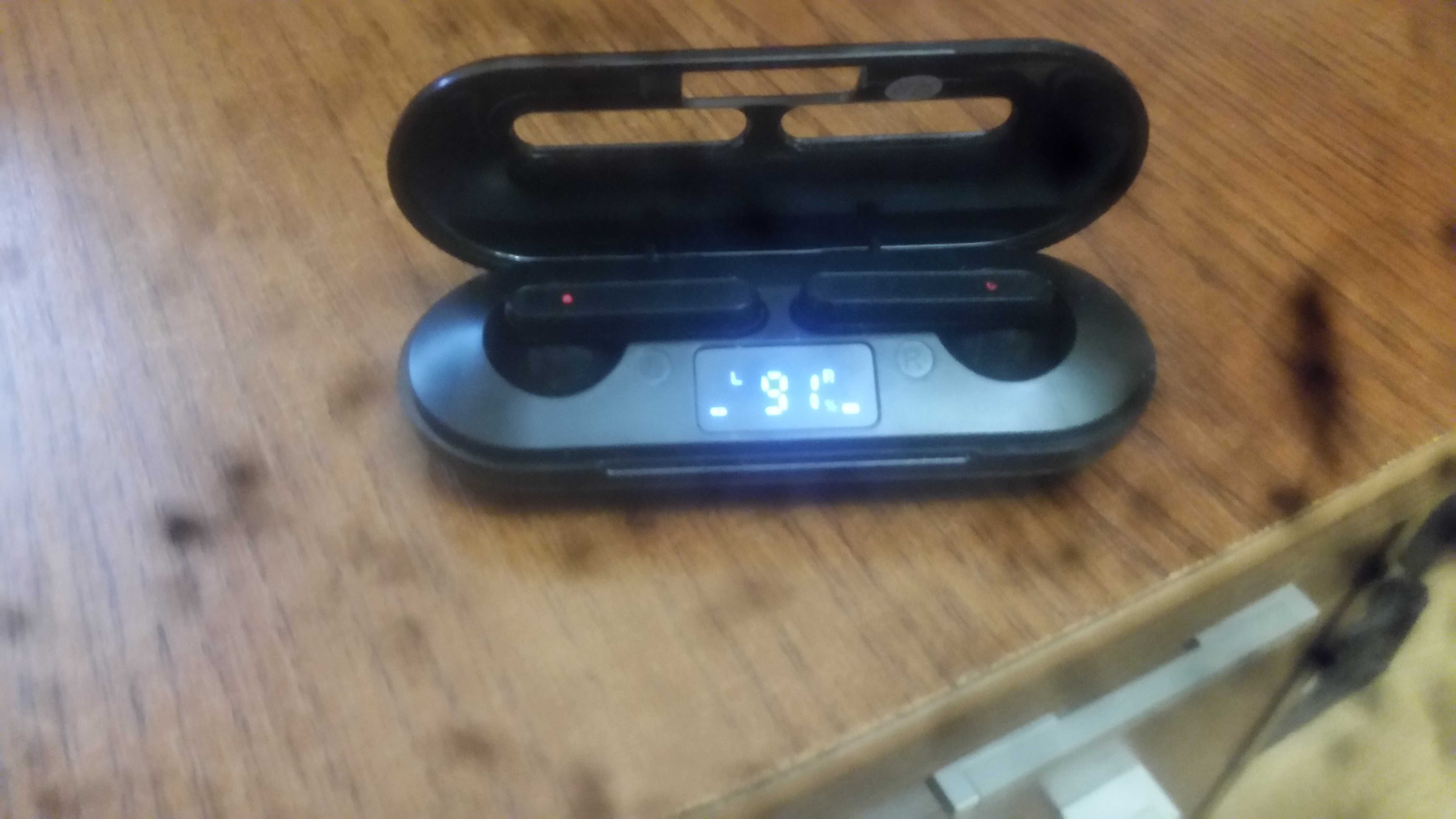 Бездротові навушники cпорт з зар-м кейсом та інди-ром заряду Bluetooth