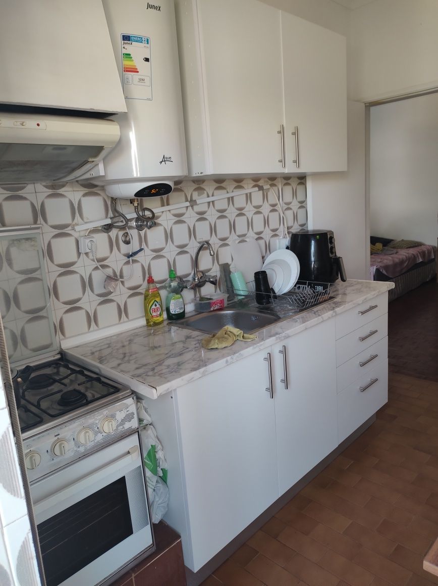 Alugo quarto entrada imediata