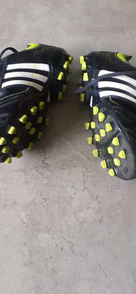 Buty piłkarskie mało używane roz 38
