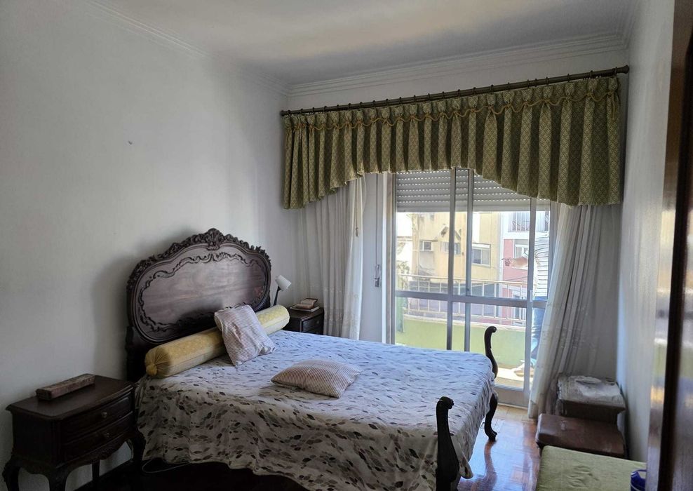 Quarto/Cama excelente localização Amadora