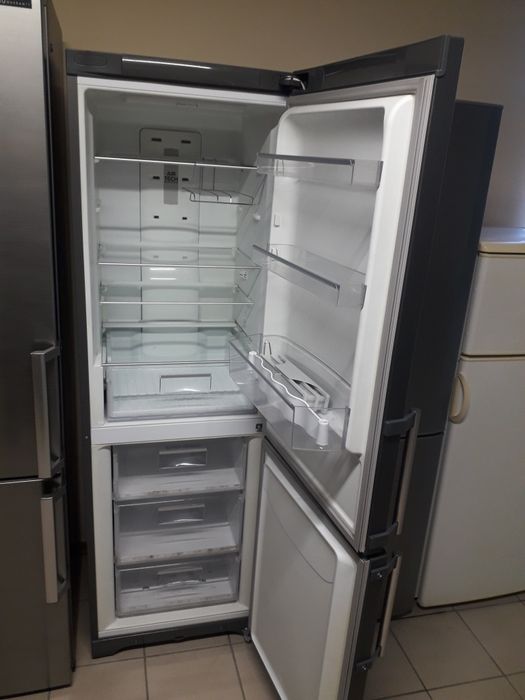 Холодильник . Samsung привезений з Європи