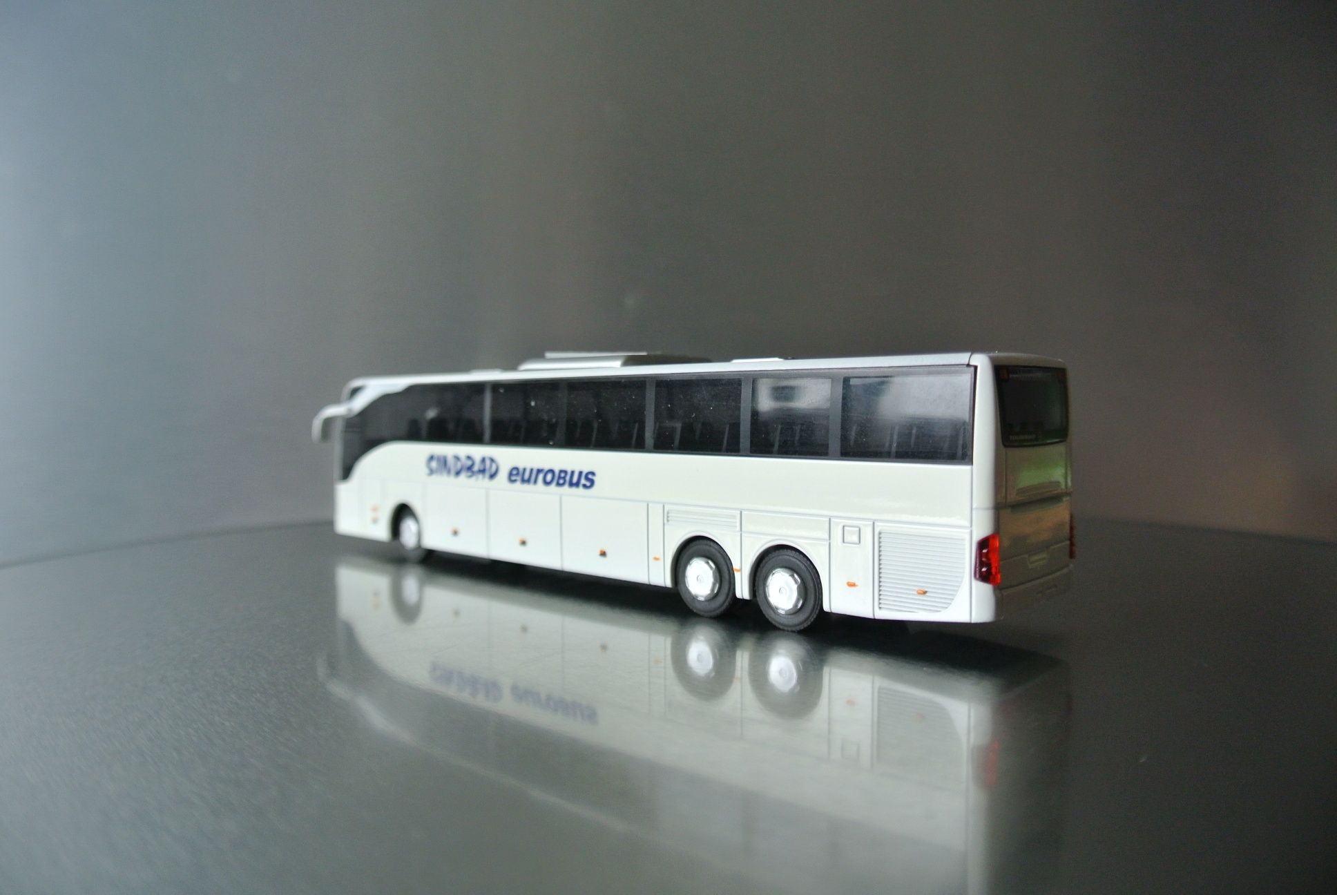 Model MB Tourismo 17 RHD 1:87
AWM 1:87