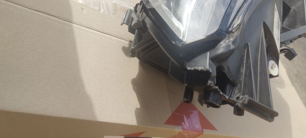 Фара Peugeot 308  Full LED Technology Пежо 308  sw t9