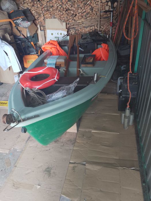 Sprzedam łódkę z silnikiem