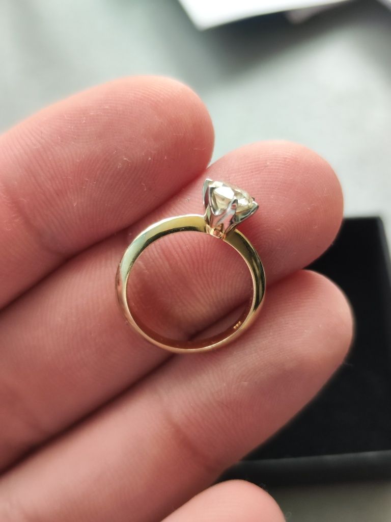 Pierścionek  TIFFANY / Diament 1.01 ct/H-G/VS1  ! Jak Nowy ! Okazja !